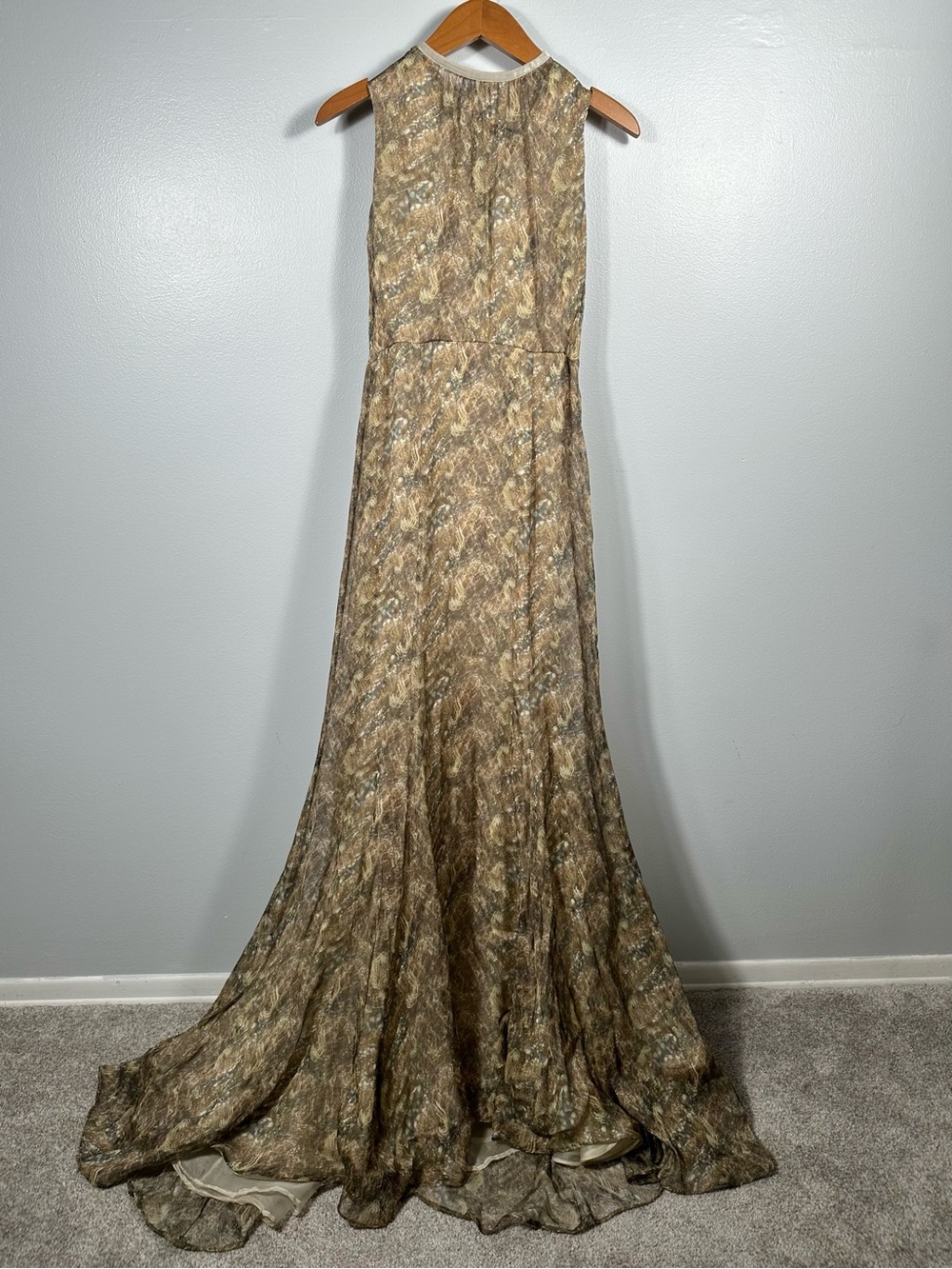 Theysken's Theory Dolden Iwatt Silk Maxi Dress Gown Size 2 Designer Silk Tan